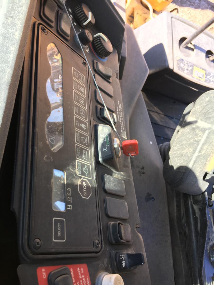 ./imagenes/INVOICE/2019/16900/RETROEXCAVADORA  PARA REFACCIONES 310SG (32).JPG